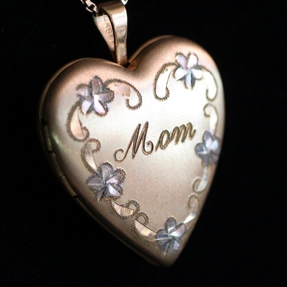 Gold Plated Heart Locket (GN0029) - Picture 6 of 9